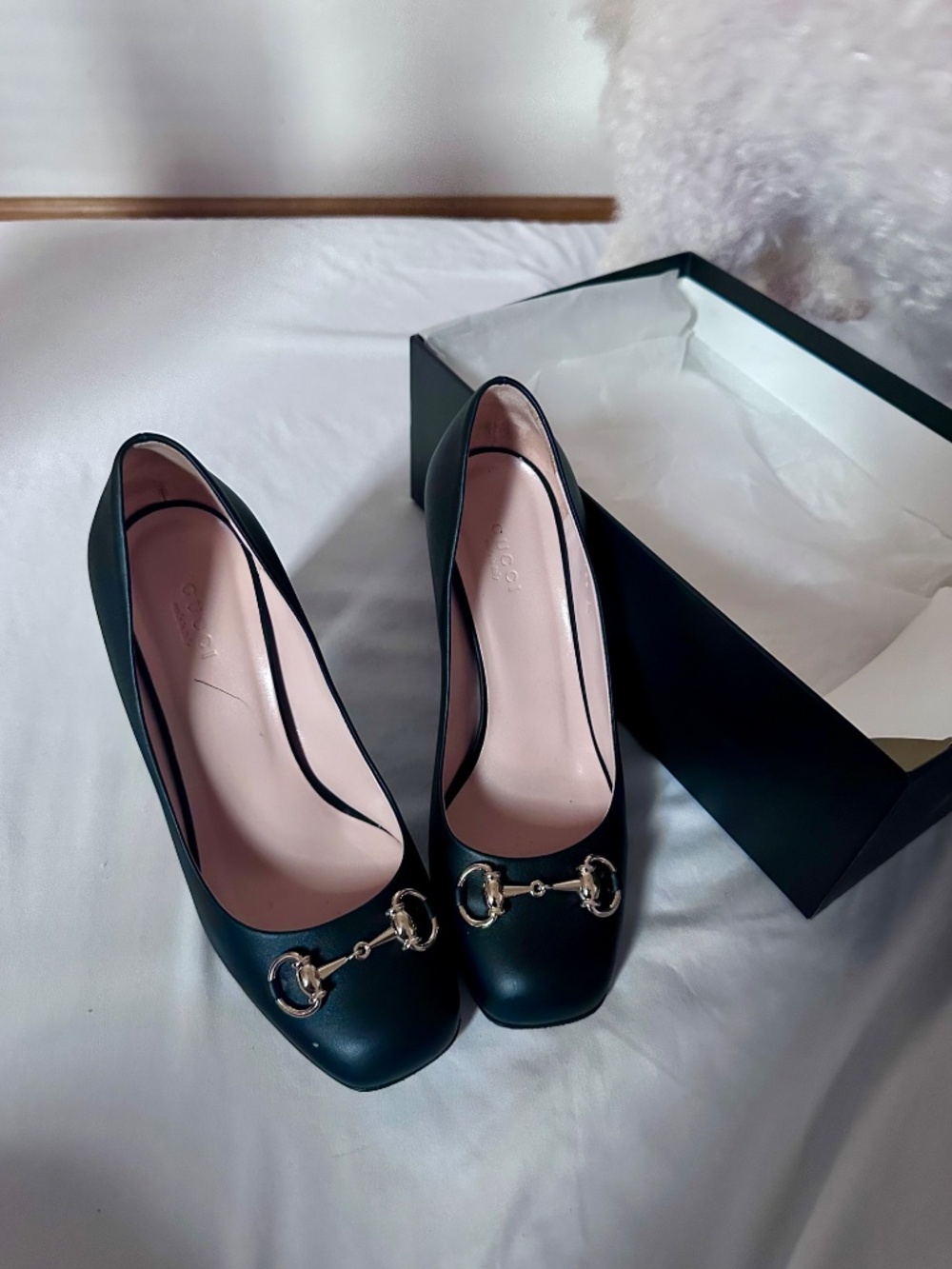 Authentic Gucci Pumps - Picture 4 of 10
